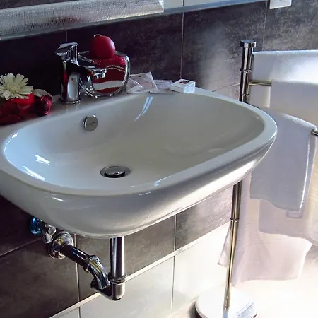 Sleep And Fly Rome Airport Panzió