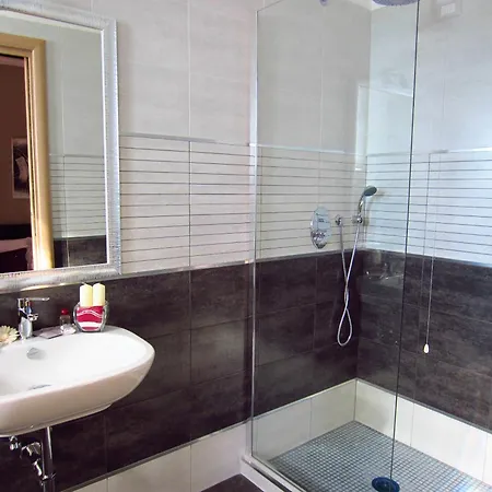 Panzió Sleep And Fly Rome Airport